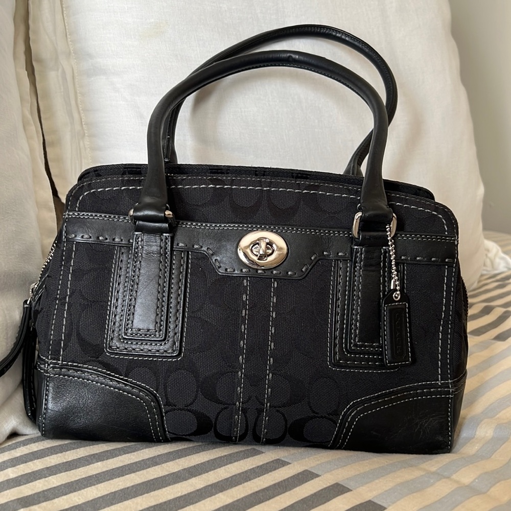 Coach HamptonSignature